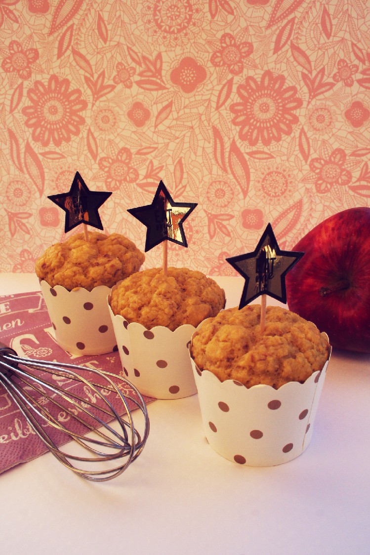 Muffin alla mela, in festosi pirottini per un'occasione speciale